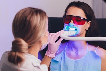 Factors to Consider When Choosing a Teeth Bleaching Method 